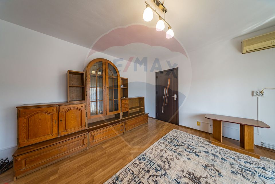 Apartament cu 2 camere de închiriat în zona Micalaca +loc de parcare