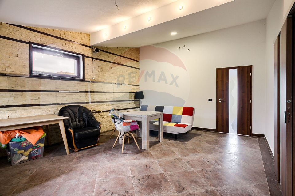 Spațiu comercial de 190 mp de închiriat în zona Subcetate