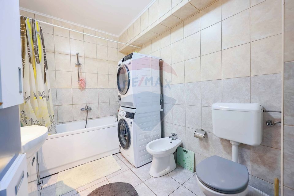 Apartament cu 3 camere de vânzare, bloc nou cu loc de parcare acoperit