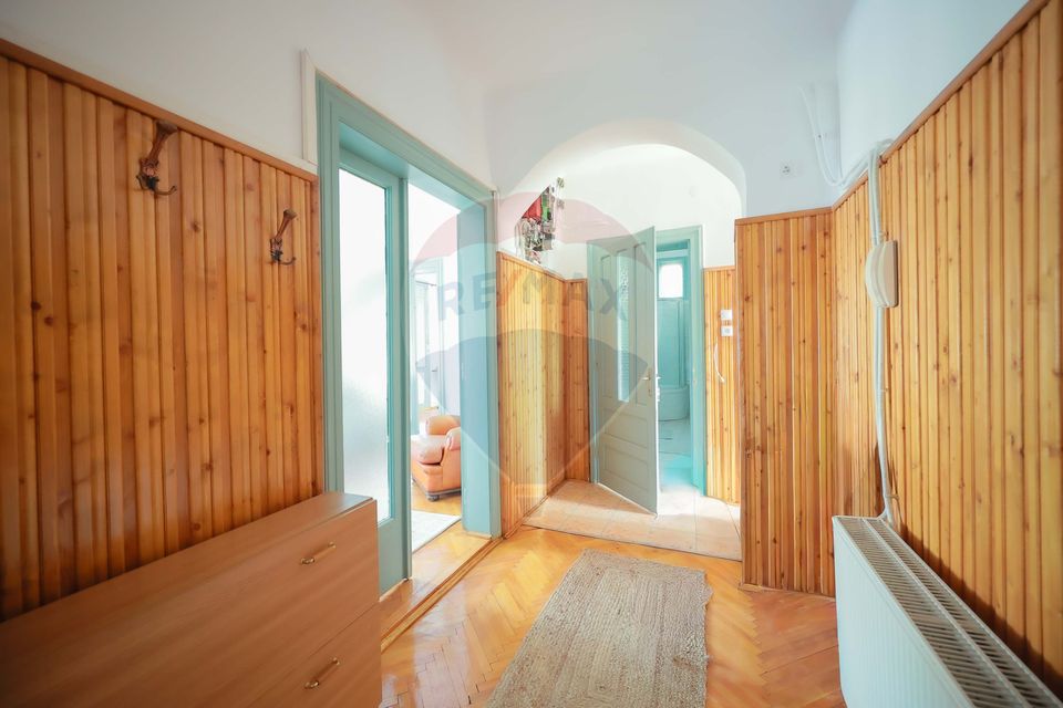 4 room House / Villa for sale, Central area