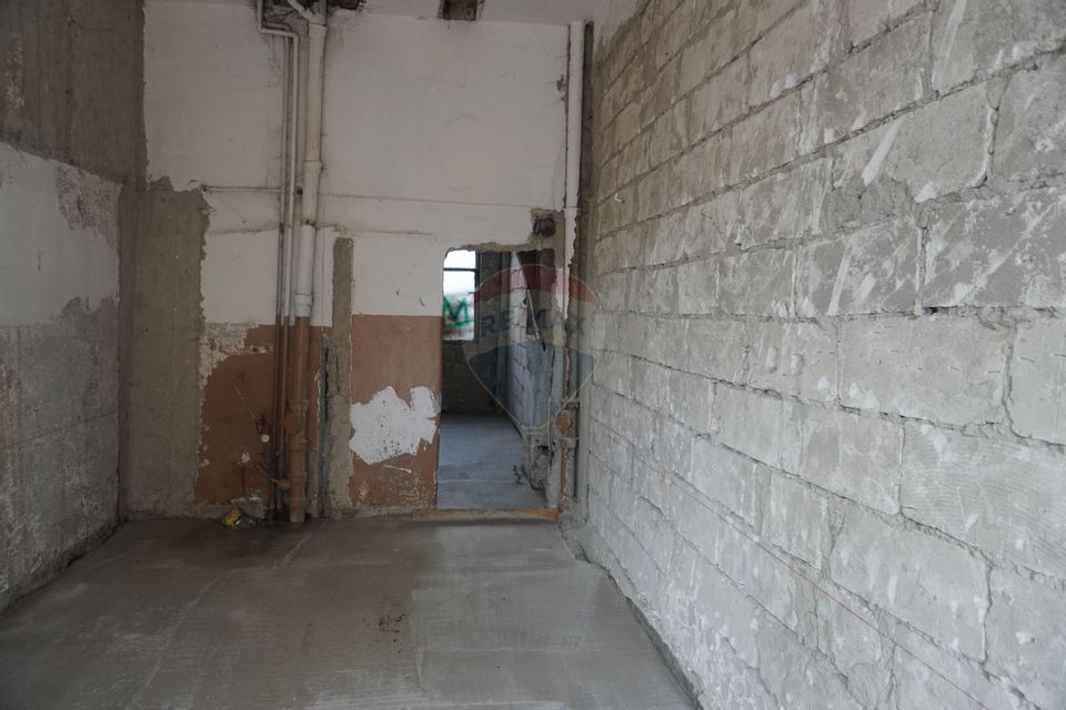 87sq.m Commercial Space for rent, Central area