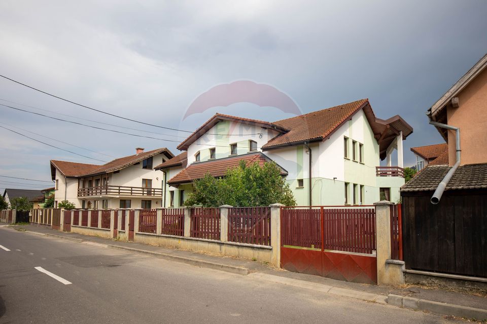 Casă elegantă în cea mai bună zonă din Cristian – COMISION 0%