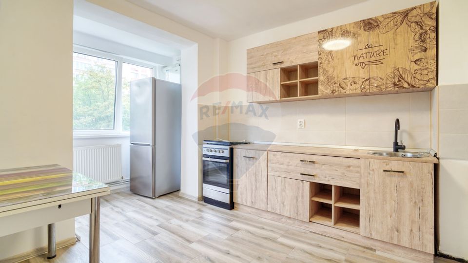 Apartament cu 3 camere de închiriat B-dul Victoriei