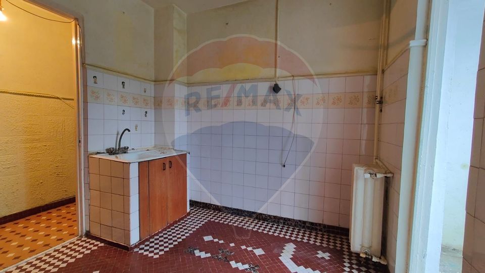 Apartament cu 3 camere de vânzare în zona Inel II Constanta
