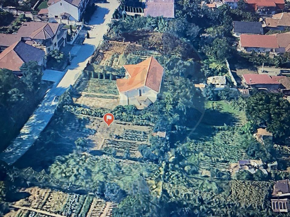 Teren de constructii intre case, in Medias cu utilitatile in apropiere