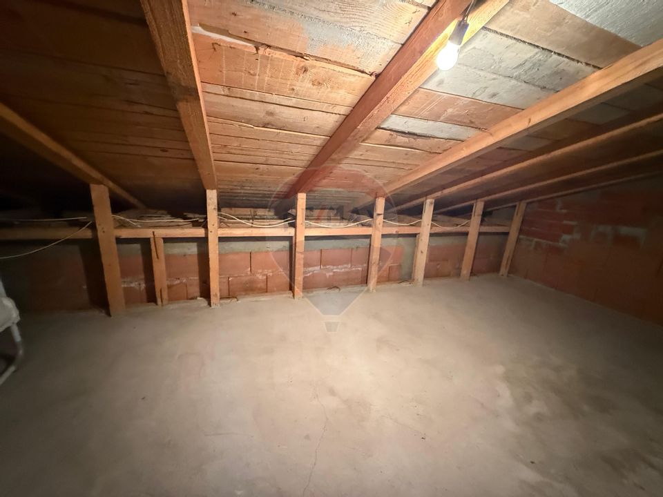 De vânzare Casă / Vilă 5 camere + 5.300 mp teren Slobozia Moara, DB