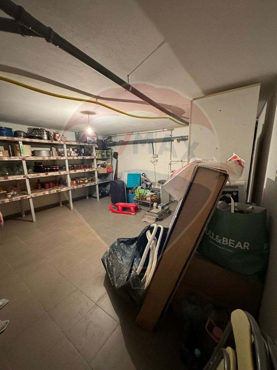 Casă / Vilă deosebită în Golești S+P+1E