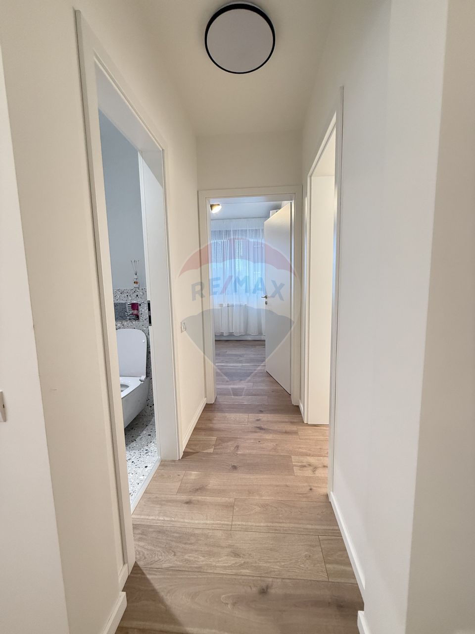 Apartament cu 4 camere de închiriat în zona Giurgiului