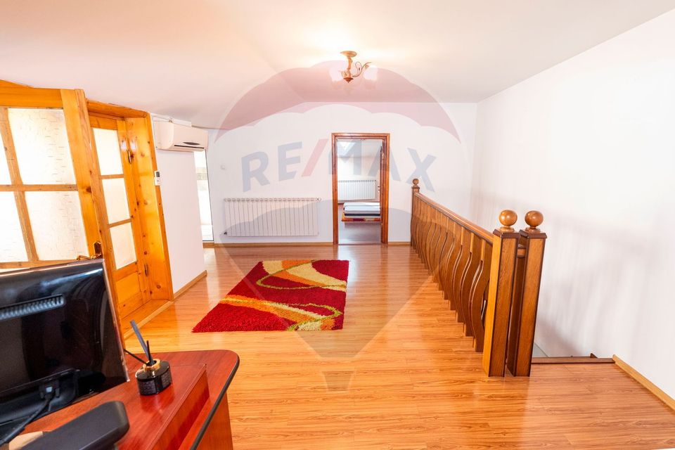 Casă 5 camere de închiriat în zona Centrala