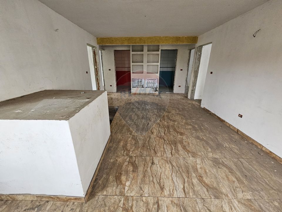 8 room House / Villa for sale, Bucurestii Noi area
