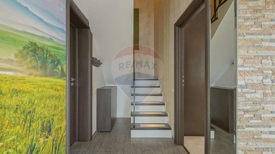 De vanzare penthouse in Tractoru, 3 camere, mobilat si utilat