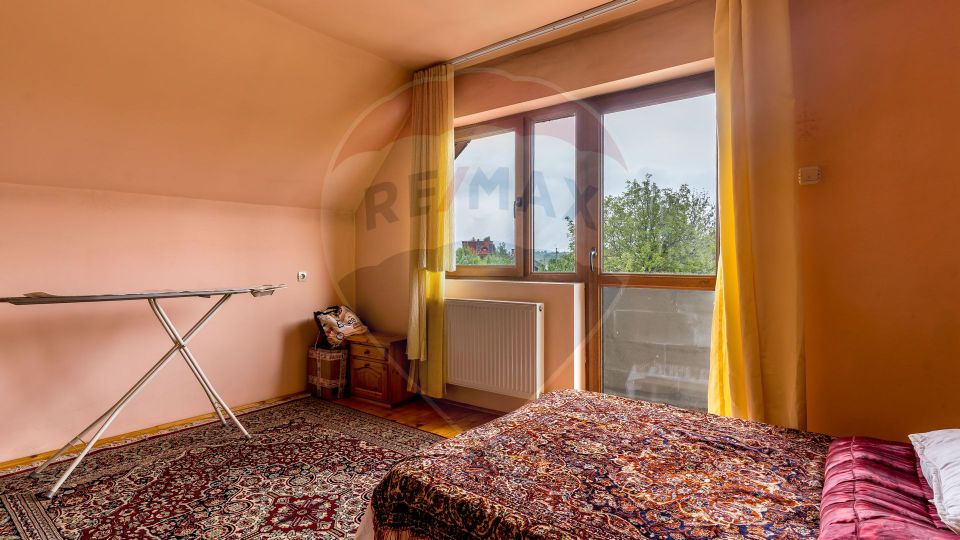 Casa cu 6 camere de vanzare, zona Centrala, Huedin