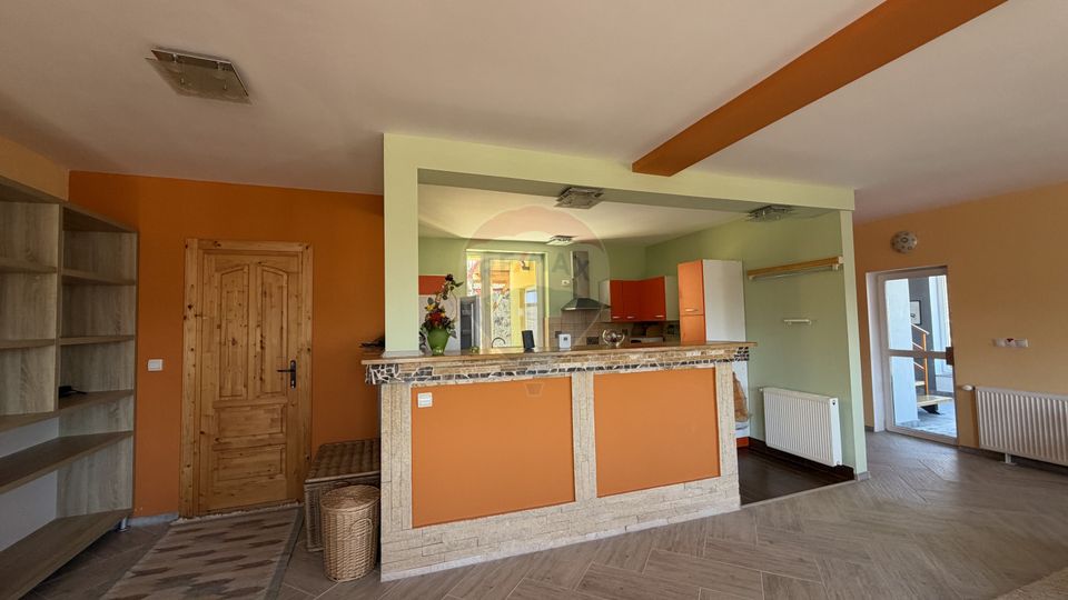 Casă cu vedere spectaculoasă - pentru locuit sau investiție turistică