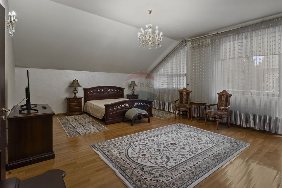 Casă / Vilă cu 6 camere de închiriat în zona Nord