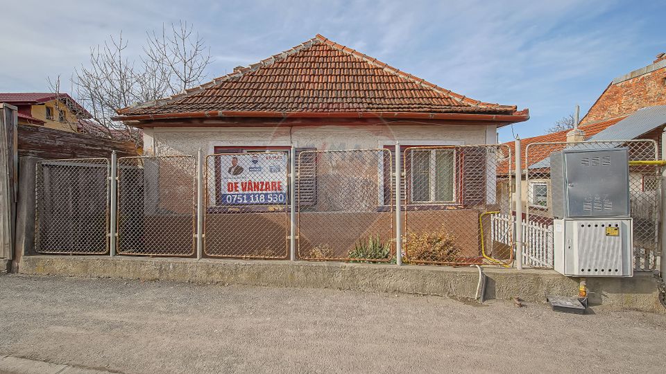 Casă cu două corpuri+teren 230 mp De Vanzare, Strada Carierei, Brașov
