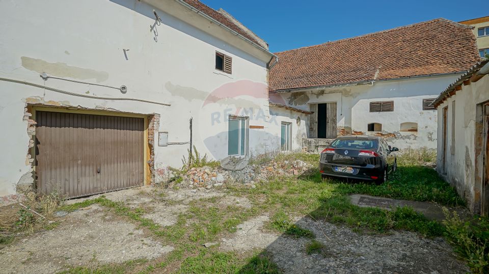 Oportunitate de investiție | Imobil săsesc cu proiect de apartamentare