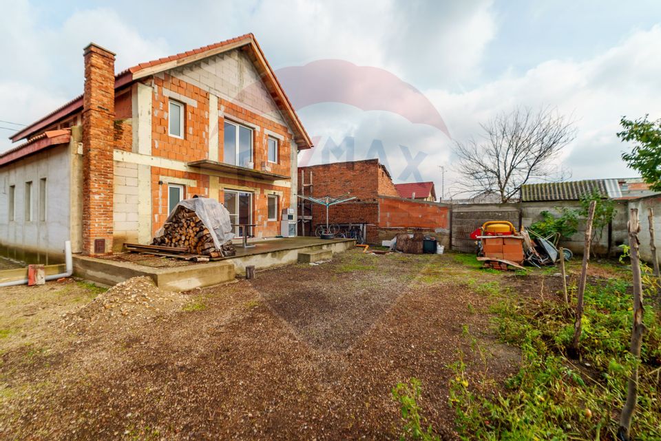 4 room House / Villa for sale, Confectii area