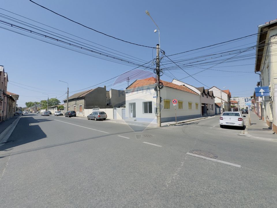 50sq.m Commercial Space for rent, Centru Civic area