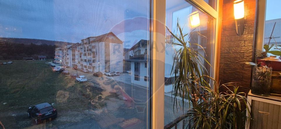 Apartament renovat recent cu 3 camere