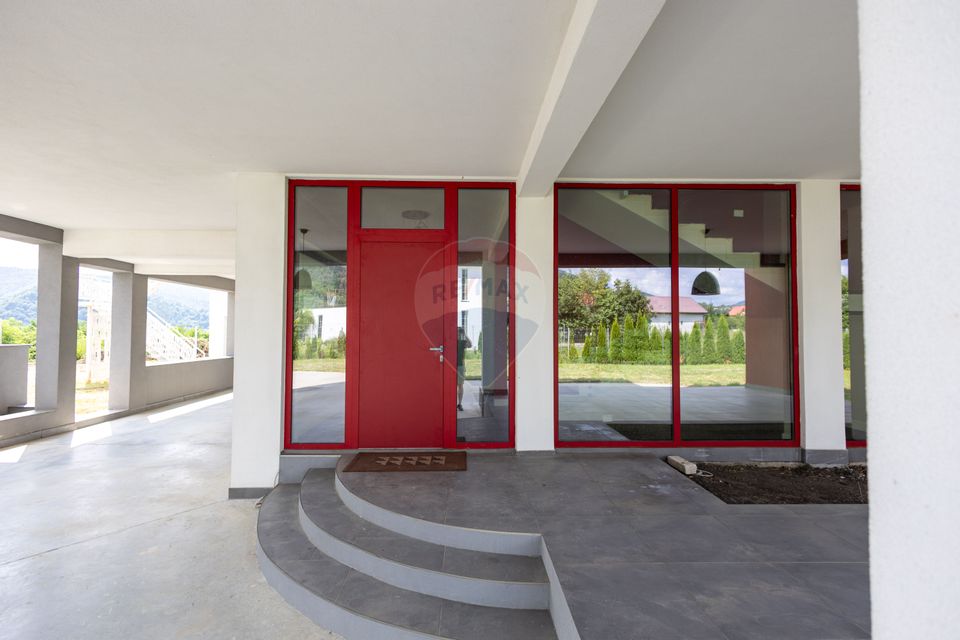 Vilă cu piscină de vanzare  – Bistrița