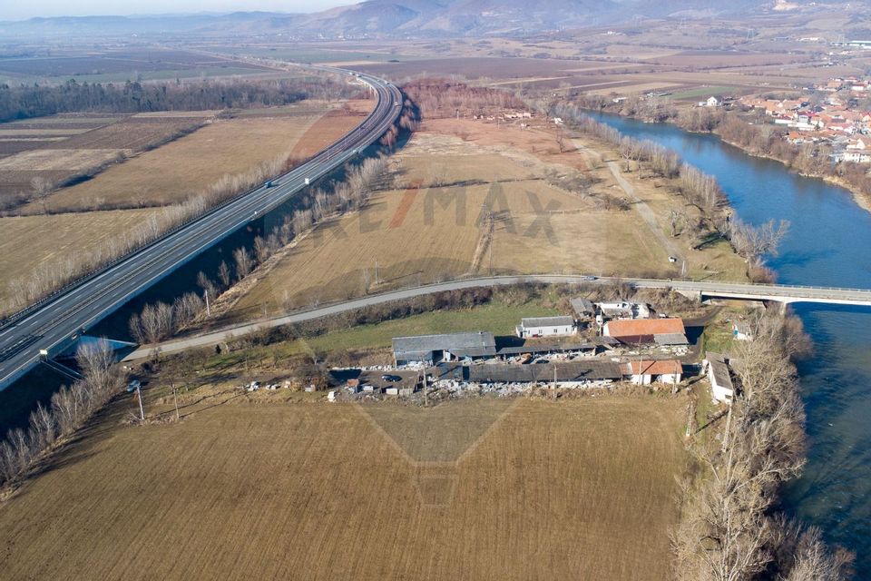 750sq.m Commercial Space for sale