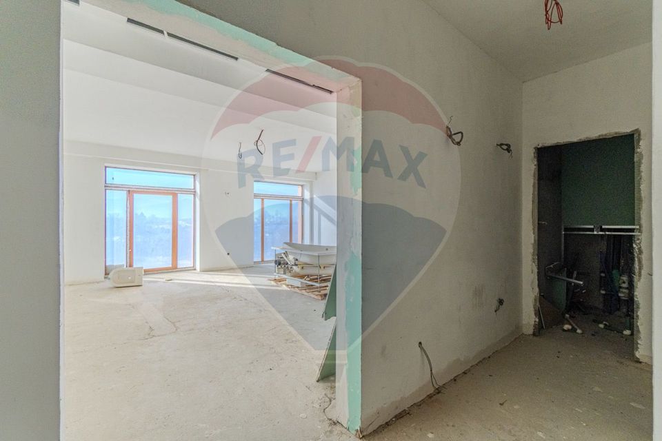 Activ Hotelier SubEvaluat | 18.000 mp construiti | 3 ha teren | BRASOV