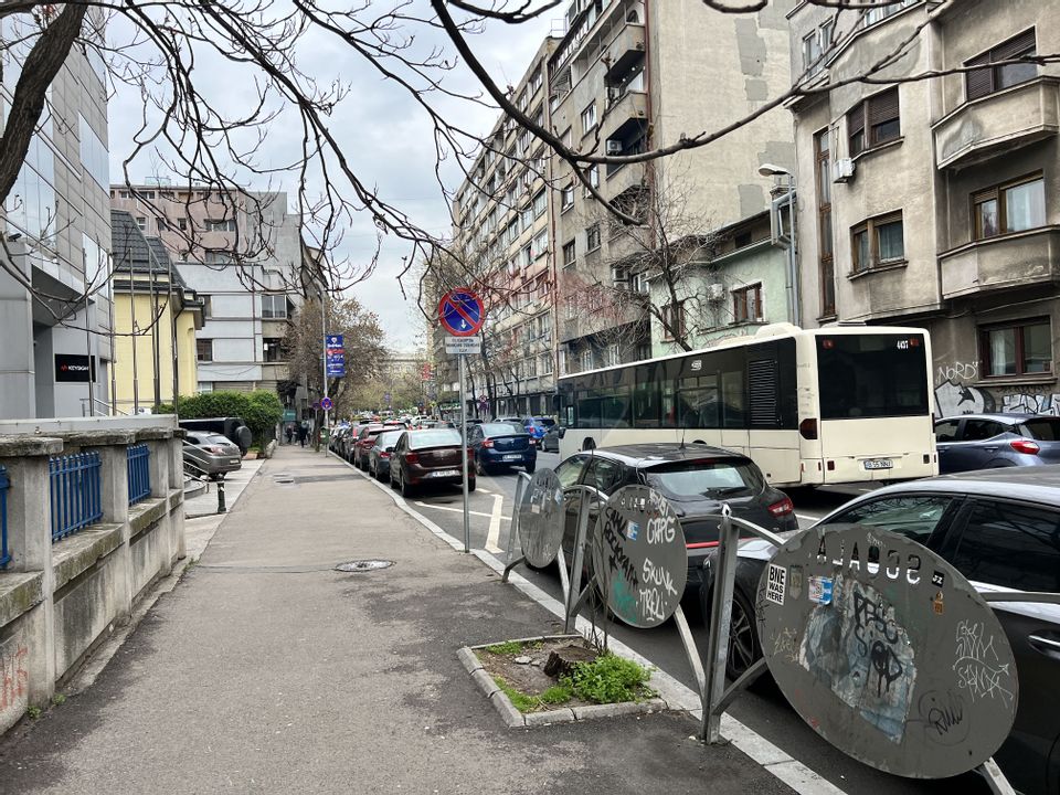 Garsonieră cu poveste, în inima Bucureștiului – lângă Parcul Cișmigiu