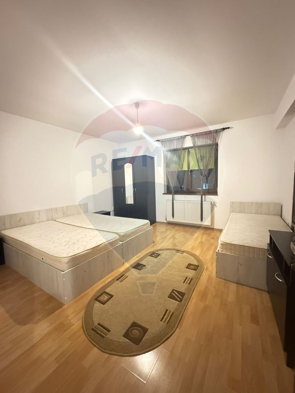 2 camere, bloc nou, central, etaj3/3