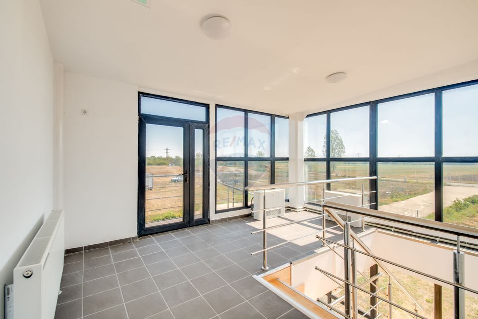 Hala de vanzare, 600 mp constructie, 7000 mp teren, Racari Dambovita