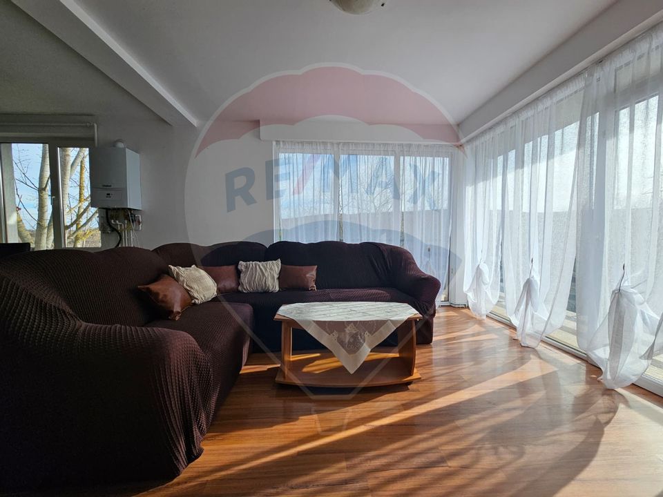 Inchiriez apartament spatios cu 4 camere, 2 bai, parcare in Gheorgheni