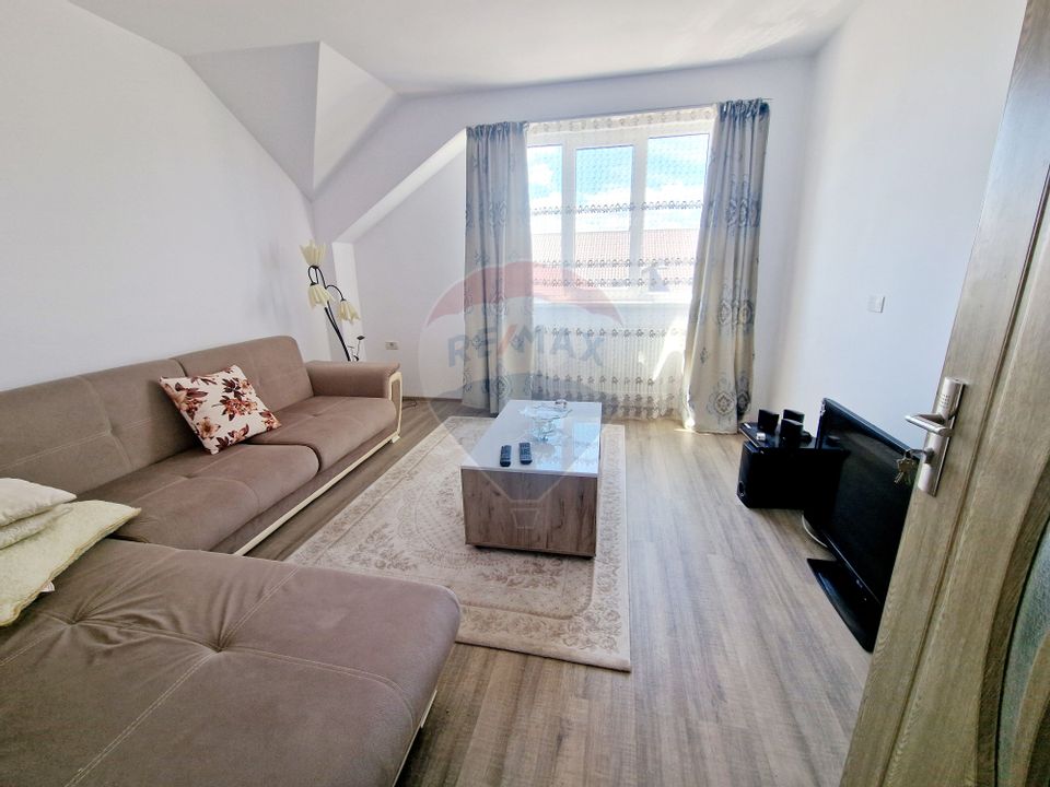 Apartament cu 3 camere de vânzare în Cartierul tei