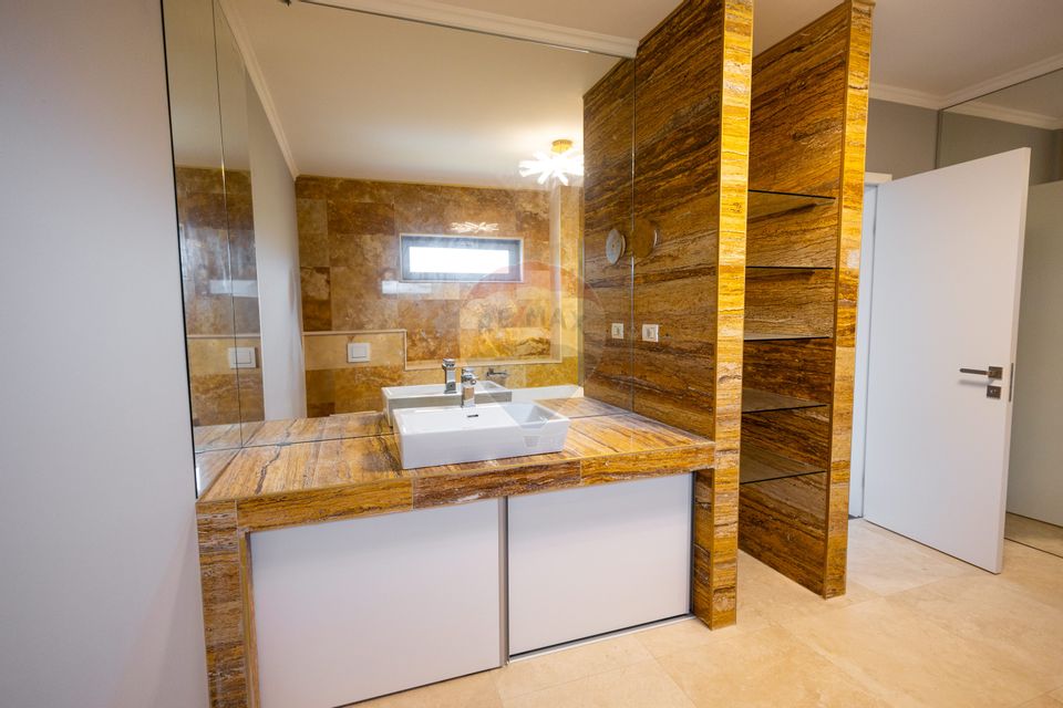 Vilă cu piscină de vanzare  – Bistrița