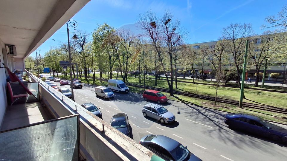 Apartament 1 cameră în Centru – Bd. Revoluției, balcon mare