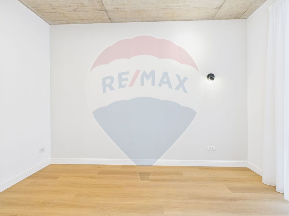 Vila luminoasa cu 4 camere si panouri solare in Amber FOREST Tunari