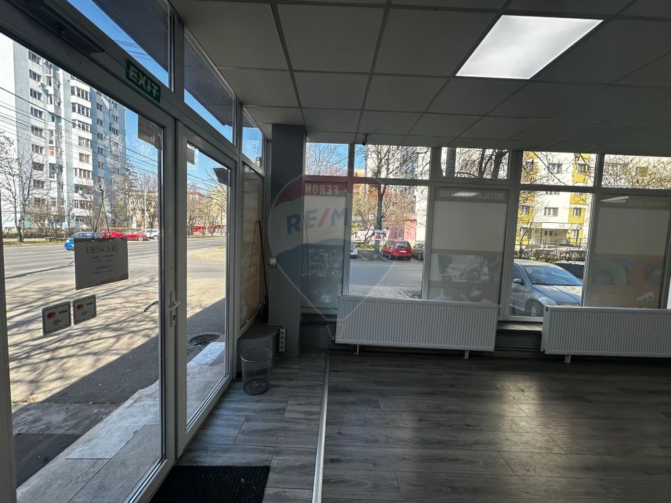 94sq.m Commercial Space for sale, Decebal area