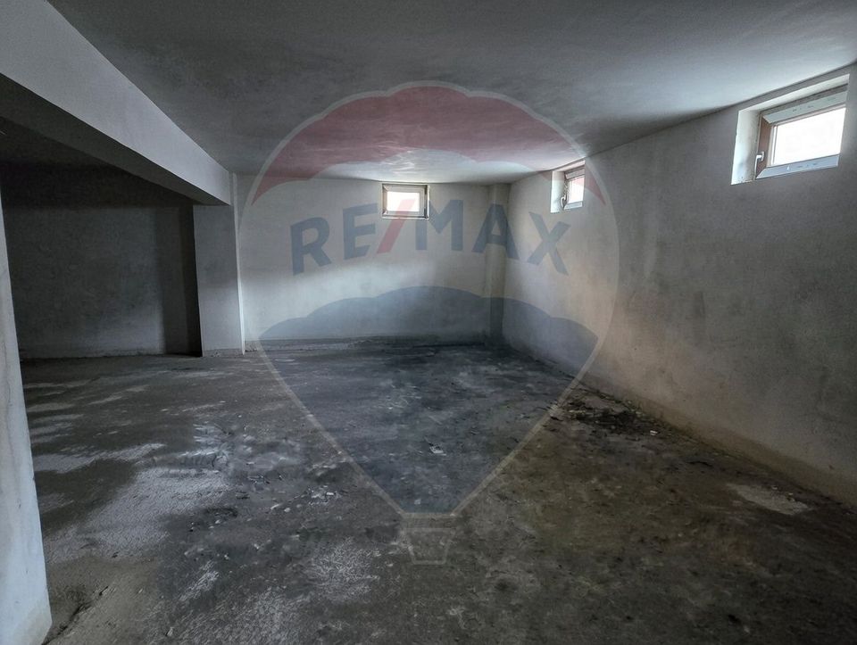 265sq.m Commercial Space for rent, P-ta Muncii area