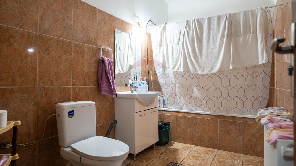 Vanzare casă 4 camere cu curte, Chitila la 3 minute de școală