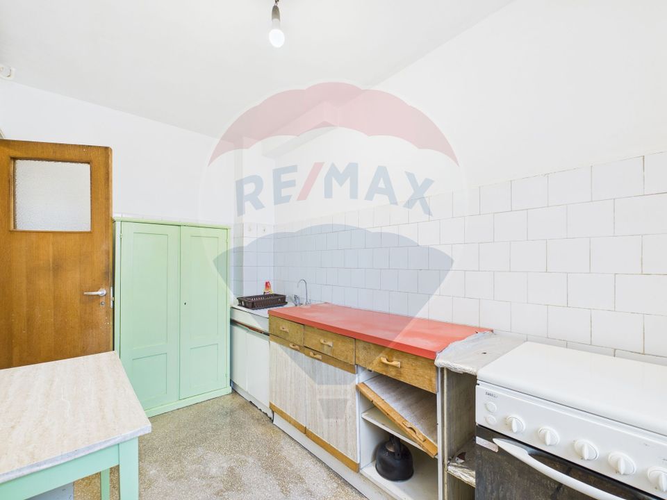 Apartament cu 3 camere în zona – 1 Mai / Domenii