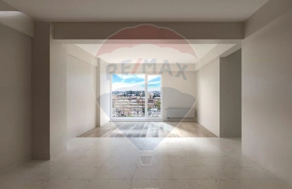 Apartament 4 camere zona Noua