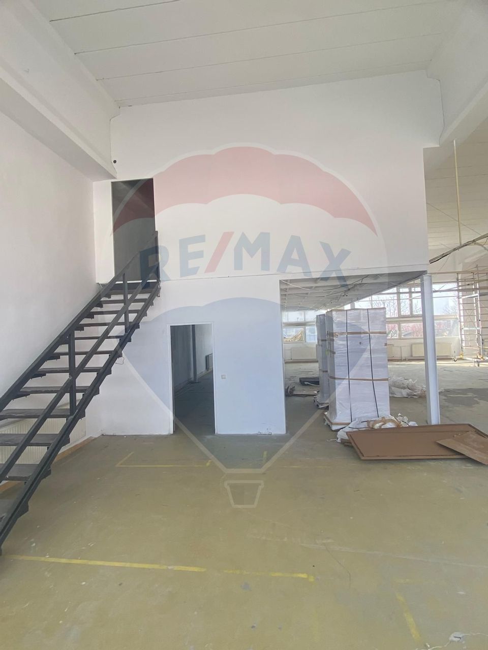 DE INCHIRIAT Spații comerciale intre 190-1500 mp în Sectorul 1