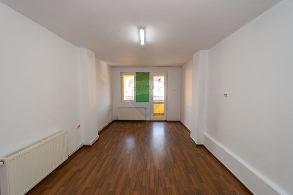 Villa with 10 rooms for rent, GF+GF+1+M, 284mpu, 220 sqm land