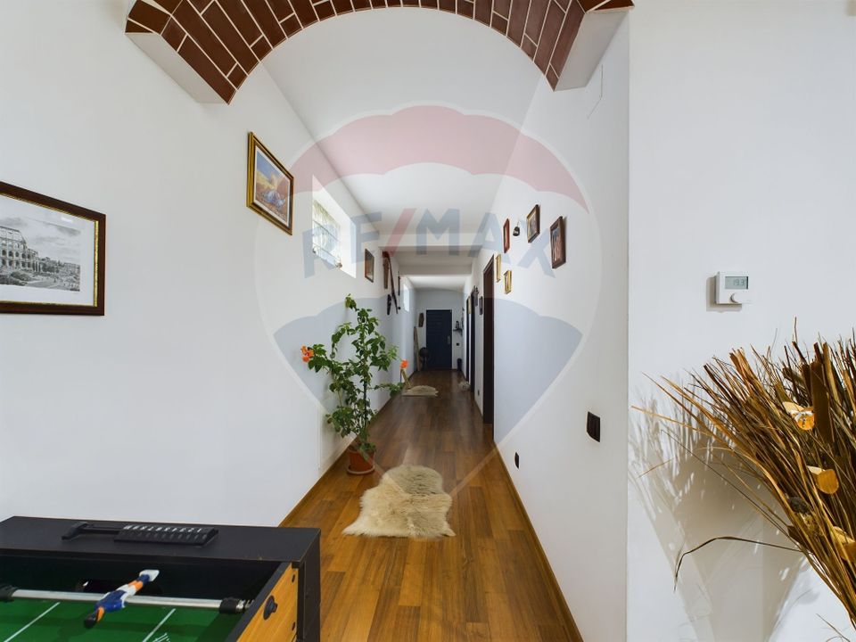 Vila cu 6 camere, teren 1200mp de vanzare- Varasti, la 4 km de Berceni