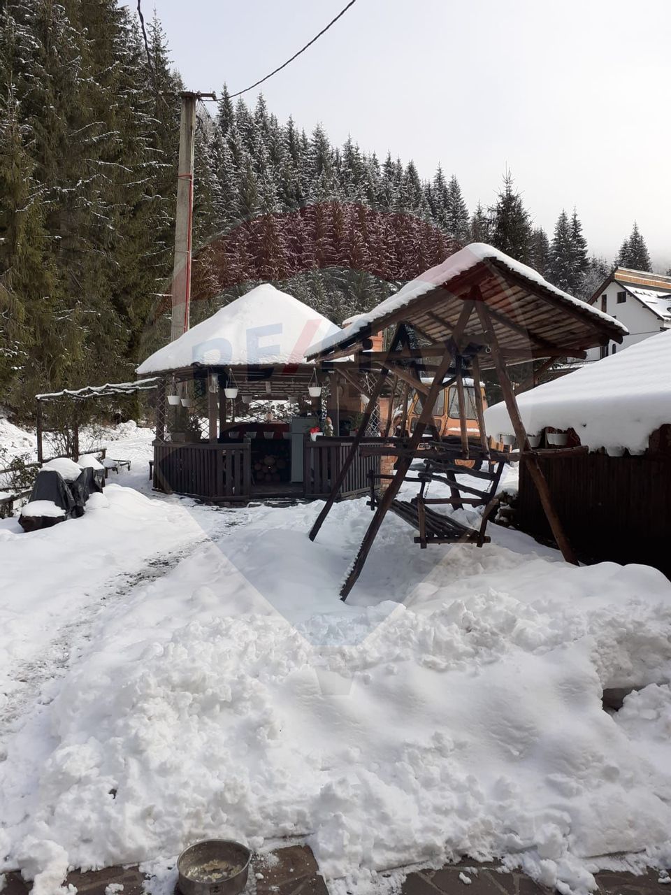 Hotel 20 camere de vânzare în stațiunea Izvoare Maramureș