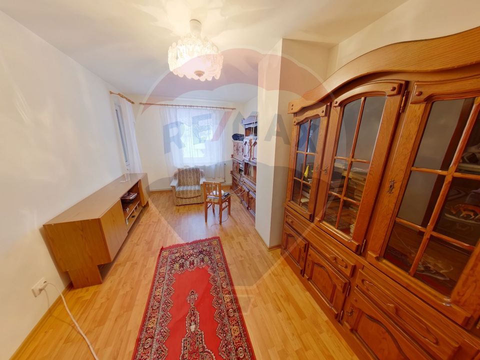 8 room House / Villa for sale