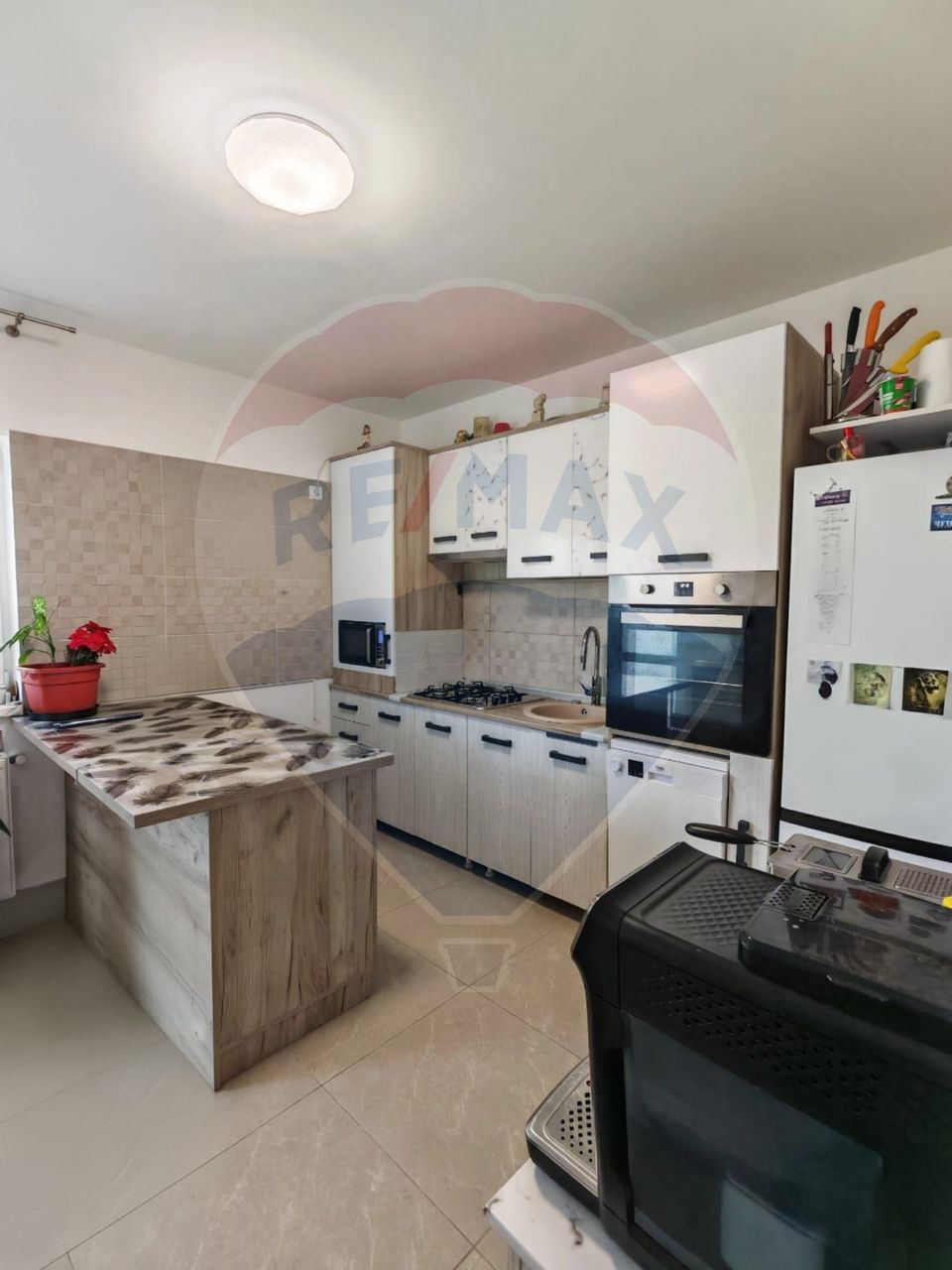 Casă / Vilă cu 4 camere de închiriat