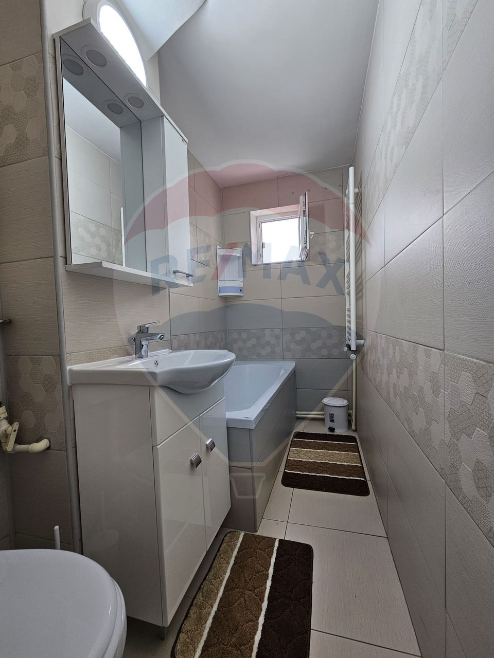 Apartament 3 camere de inchiriat zona Campus, termen lung