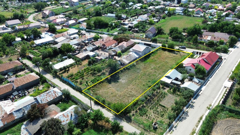 Land 1,500sqm Slobozia Ciorasti / Strada Trandafirilor