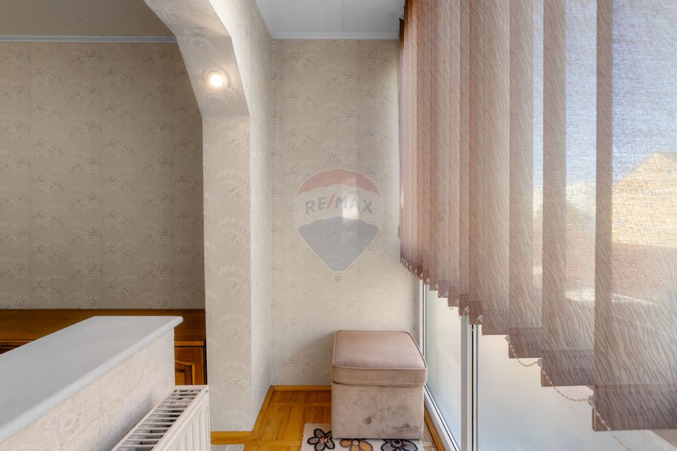 Apartament cu 3 camere de vânzare- COMISION 0%