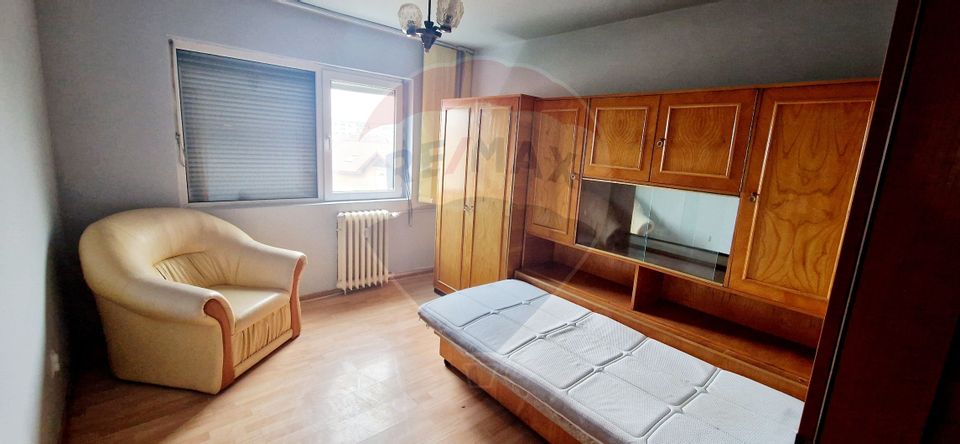 Apartament cu 3 camere de închiriat în zona Aurel Vlaicu