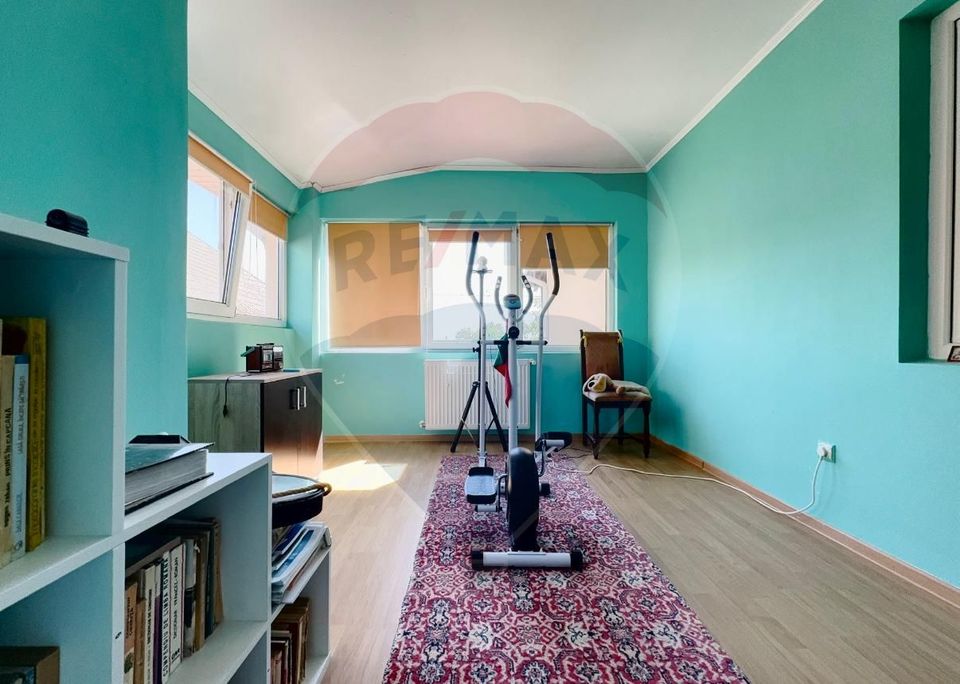 Casă / Vilă cu 6 camere de vânzare